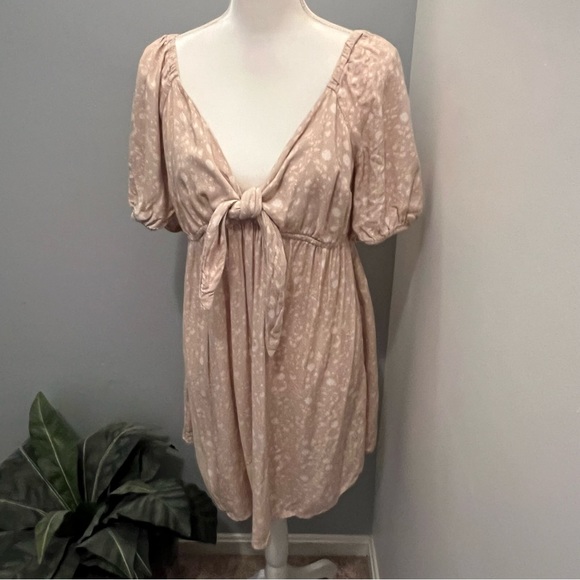 Ingrid & Isabel Dresses & Skirts - Isabel Maternity Empire Waist Dress size L S/S Tie-Front Tan Floral or Long Top